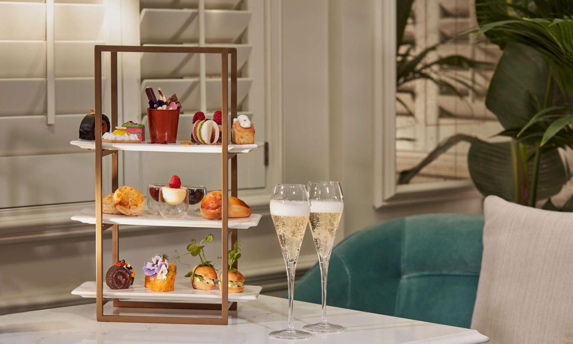 100 Queen'S Gate Hotel London, Curio Collection By Hilton Exterior foto Afternoon tea at The Ivy, St John's Wood