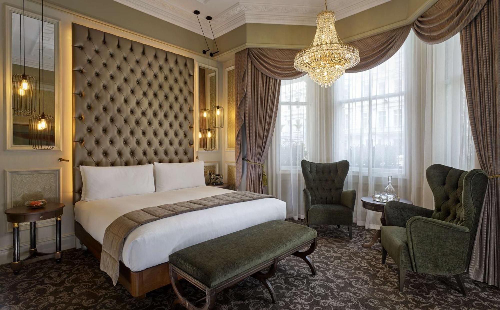100 Queen'S Gate Hotel London, Curio Collection By Hilton Exterior foto A bedroom at the hotel