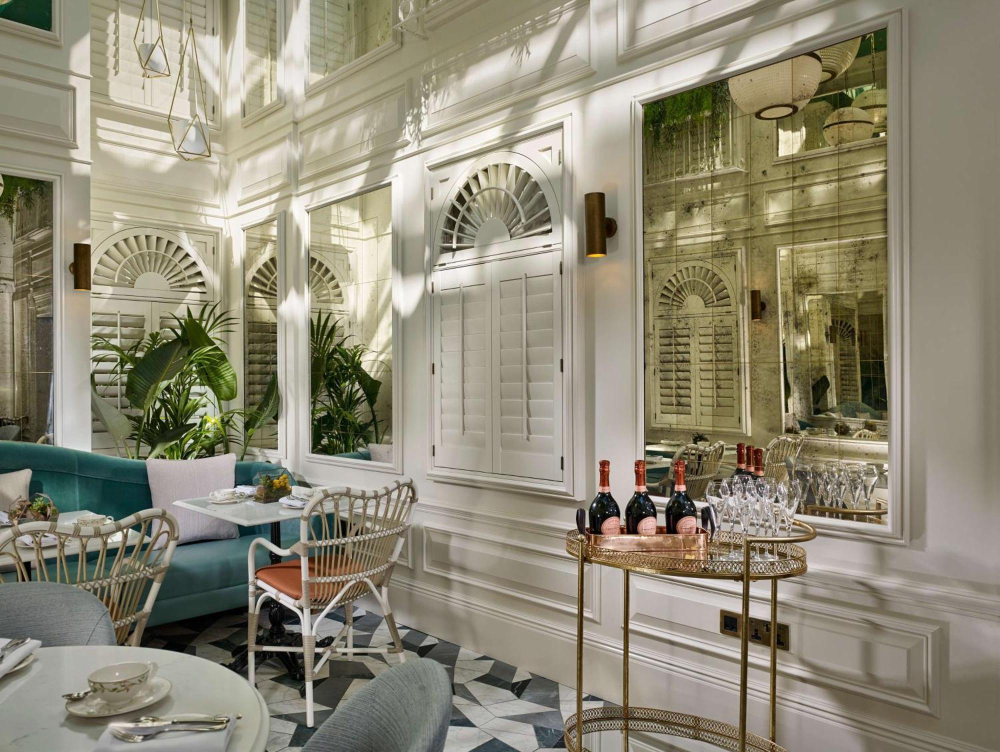 100 Queen'S Gate Hotel London, Curio Collection By Hilton Facilidades foto The interior of the restaurant