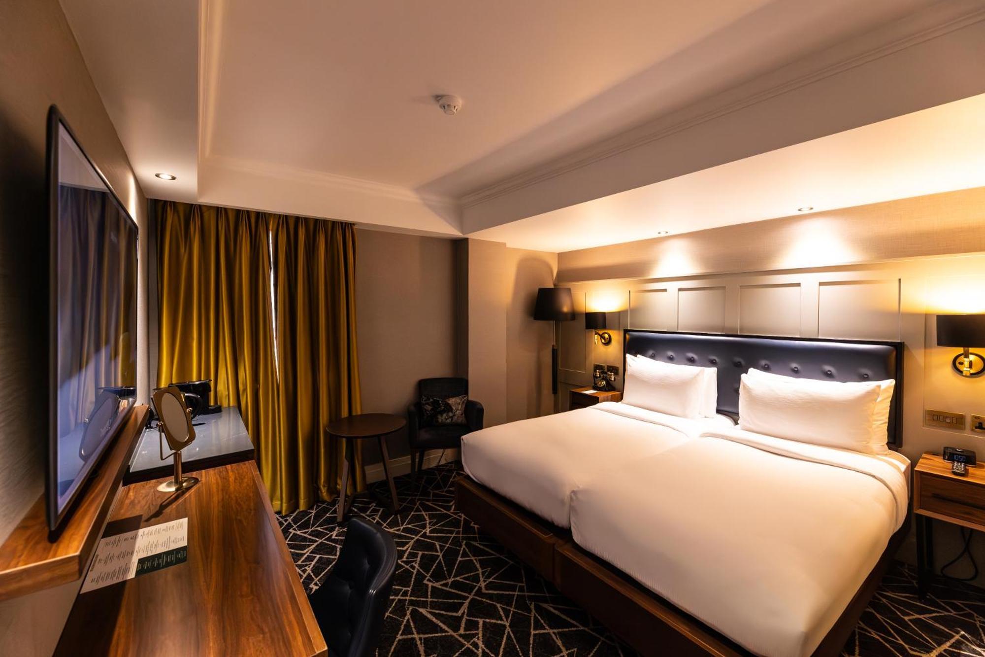 100 Queen'S Gate Hotel London, Curio Collection By Hilton Exterior foto Deluxe Room