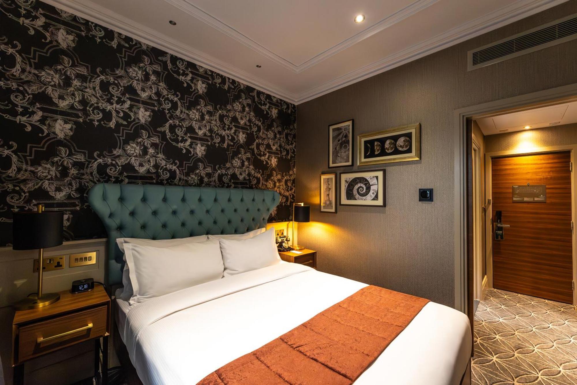 100 Queen'S Gate Hotel London, Curio Collection By Hilton Exterior foto Deluxe Room