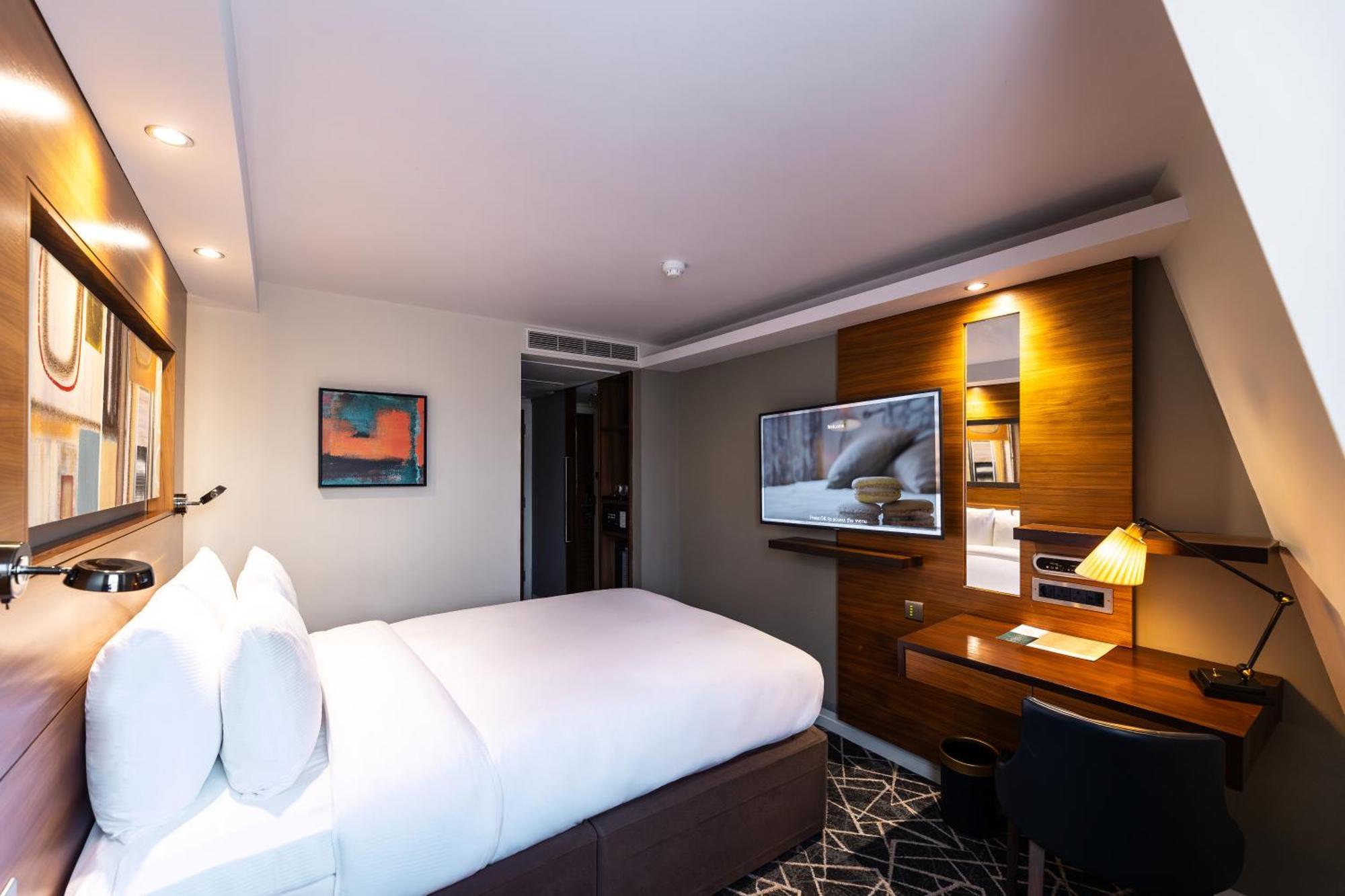 100 Queen'S Gate Hotel London, Curio Collection By Hilton Exterior foto A room at the hotel