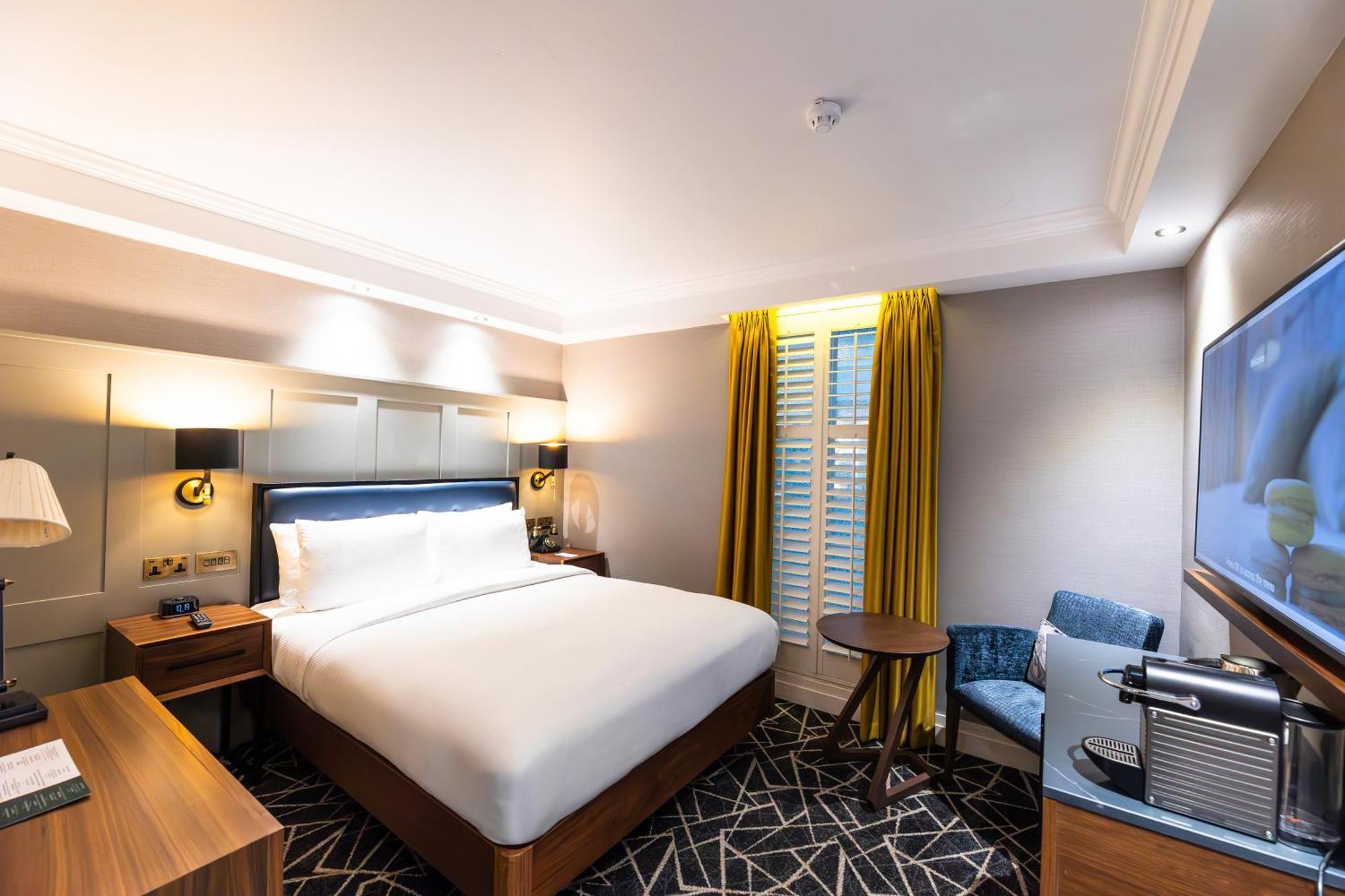 100 Queen'S Gate Hotel London, Curio Collection By Hilton Exterior foto A room at the hotel